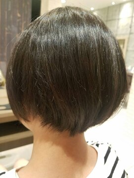 アース 二俣川店(HAIR&MAKE EARTH) 丸みショート