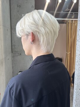 ラニヘアサロン(lani hair salon) ホワイトブロンド/メンズカラー/ウルフカット/ハイトーン