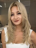 ヨロ 上野(YOLO)&nbsp;ハイライトカラーミルクティーベージュケアブリーチダブルカラー