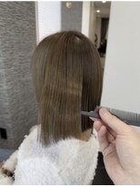 アオ(Ao)&nbsp;切りっぱなしボブ アッシュベージュ