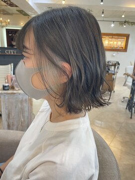 ロストシティ 横浜(LOST CITY) ホワイトベージュ_イヤリング_ダークグレージュ【Lostcity】