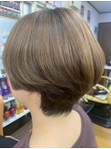 ショートボブ