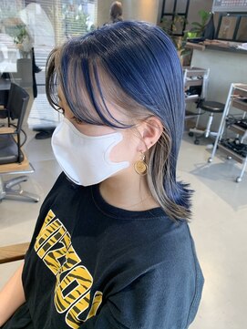 ニキータ(Nikiita) ブルー×ベージュ