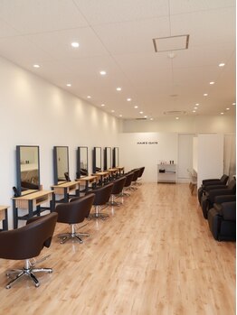 ヘアーズゲート 近商天美店(HAIR’S GATE)の写真/大人女性の願いをお手頃価格で叶えてくれる―。お客様のことを第一に考えたメニューをご提供！