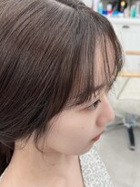 レヴィア(REVIA)&nbsp;顔まわりレイヤースタイルおくれ毛