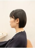 ボブ　ミニボブ 切りっぱなし　暗髪　小顔カット