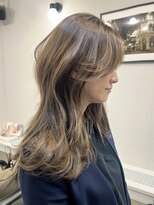 ヴィア(Via)&nbsp;20代30代40代ハイライト白髪ぼかしバレイヤージュレイヤーカット