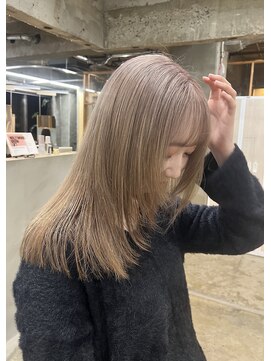 フリーラ 京都河原町三条店(freera) 【kiho】 white beige