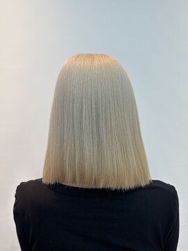 アン ブリーチ(UN BLEACH) ミルクブロンドカラー♪