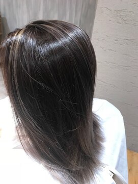 ヘアサロン アティリー(Hair Salon Attirer) 西梅田/ボブ/グレーベージュ/白髪ぼかし/ハイライト/ベージュ