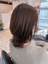 アッセンブル(ASSEMBLE)&nbsp;外ハネくびれレイヤーカット×ラテカラー