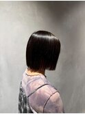 ストレートの美しさを際立たせる切りっぱなしボブ