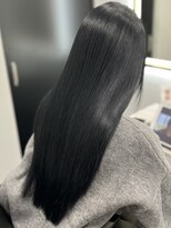 ピリオド 赤坂(Period.)&nbsp;ロングヘアーブルーグレージュカラー髪質改善　赤坂見附