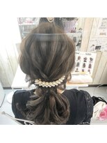 ヘアーメイクサロン リュクス(Hair make salon LUXE) ローポニー