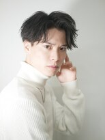 イーラ(era)&nbsp;センターパートアップバングマッシュ刈り上げ