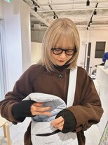 ルーム(Loom.)&nbsp;ブロンド／顔周りレイヤー／ケアブリーチ