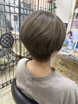 アルファ インタラクティブ エム フラワー(ALUFA interactive.M Flower) 30代40代50代/レイヤーカット/ベージュ/脱白髪染め