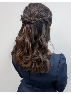 アールエーサロンモノクロ 秋葉原(RA SALON モノクロ) ハーフアップ