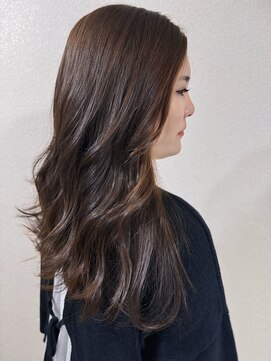 エルフ(elf) 大人の艶感セミロングウェーブ