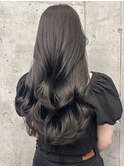 アッシュベージュゆる巻きロングモテ髪フェミニンロング