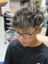 カットハウス パセリ お洒落キッズ☆スペインカール・メッシュヘア☆      <理容室>