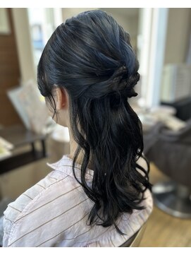 アートランドユージン(art land u-jin) ハーフアップ