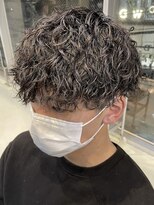 フィフス 天神大名(fifth)&nbsp;天神大名メンズパーマツイストスパイラルパーマ波巻きパーマ強め