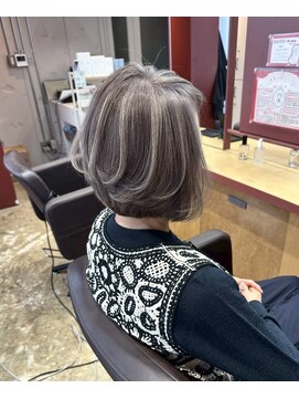 イロ ジェイアール JR奈良店(IRO) 白髪ぼかしコントラストハイライトボブ