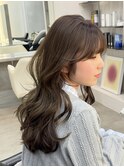 ミディアムレイヤーくびれヘアラテグレージュオリーブグレージュ