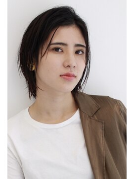 グロウ ヘアデザイン(grow) でこ見せ大人可愛いショートヘア