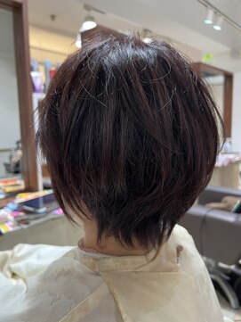 ルーツヘアー(Roots hair) ゆるふわショート