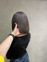 ミューバイケンジ(miu by KENJE)&nbsp;miu&橋本愛海　深めグレーで冬カラー◎