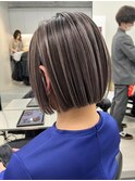 ダブルカラーハイライトベージュカラーケアブリーチショートボブ