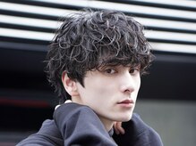 イズバイフィフス(is by fifth)