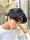  センターパート縮毛矯正フェザーパーマブルーブラック
