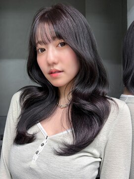 黒髪韓国ヘアロング顔周りレイヤー前髪カット_F40810