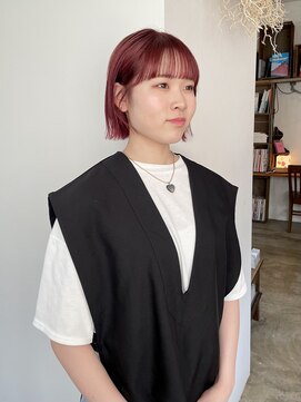 ヘアーアイストゥーレ(HAIR ICI TRE) ピンクレッド春カラー担当渡辺聖
