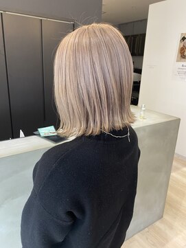 チェレ ブラン 堺東店(Chere brun) ミルクティーベージュ×ハイトーンベージュ×レイヤーボブ