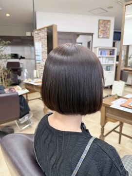 トップスタイル リッチ カカオブラウンカラーで叶える上品な秋ツヤ髪