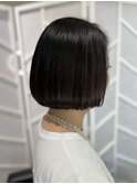 大人かわいいヘア美髪のススメワンレンボブ前下がり白髪ぼかし