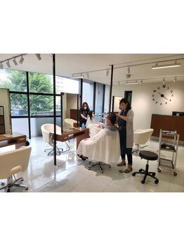 【吉祥寺駅徒歩1分】ハイキャリアスタイリストが揃う大人女性のためのサロン☆高技術であなたの理想を実現!