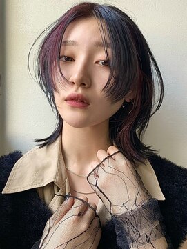 メイカ(MEIKA) 【 ミディアムウルフ × ピンクインナーカラー 】 浅野美紀