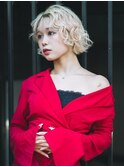 ホワイトブロンド　ボブパーマ　ケアブリーチカラー　10代20代