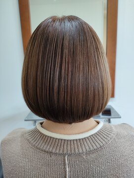 エイジング　ツヤツヤショートボブ