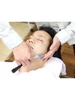 メンズのシェービングや眉カットなどの顔周りの身嗜みも当店にお任せください◎男性のみなのでご相談も！