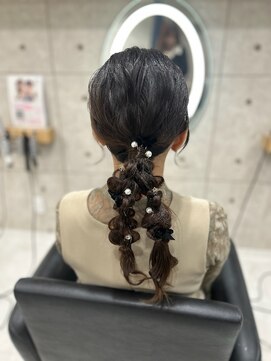 編みおろしポニーテール