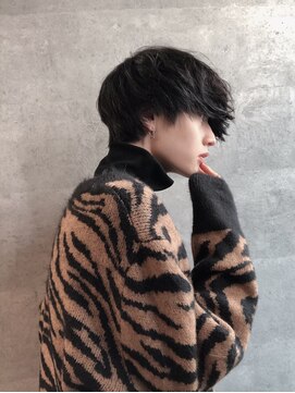 シン(syn) ツイストスパイラルパーマ　黒髪マッシュ