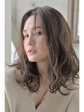 美容室ピュール(PUUR) センターパート/セピアグレージュ/大人かわいい無造作カール