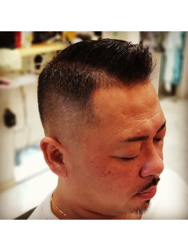 ウル(ulu) 震災狩り風スキンフェードスタイル