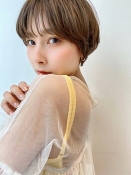 ヌー(nu)の写真/透明感・艶感をまとった絶妙な髪色は肌にそっと《nu》deに馴染む。ハイライトやインナーカラーも必見